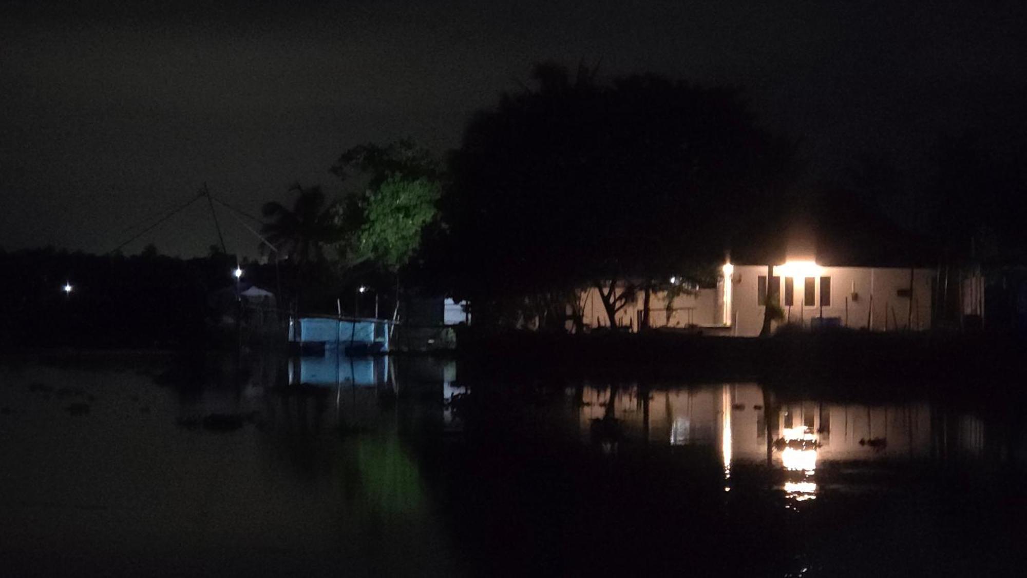 Pradeep'S Backwater Villa Kochi Buitenkant foto