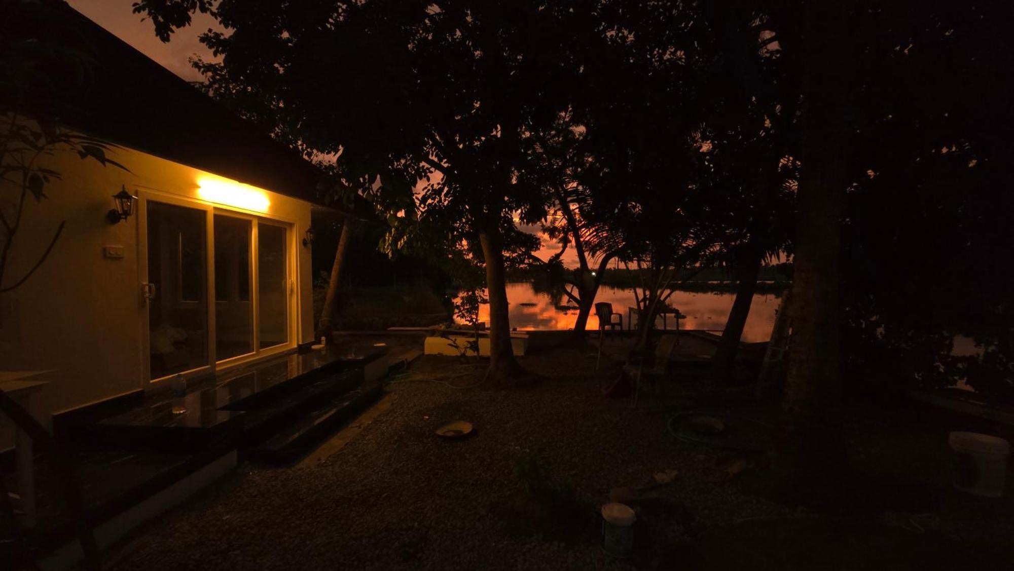 Pradeep'S Backwater Villa Kochi Buitenkant foto