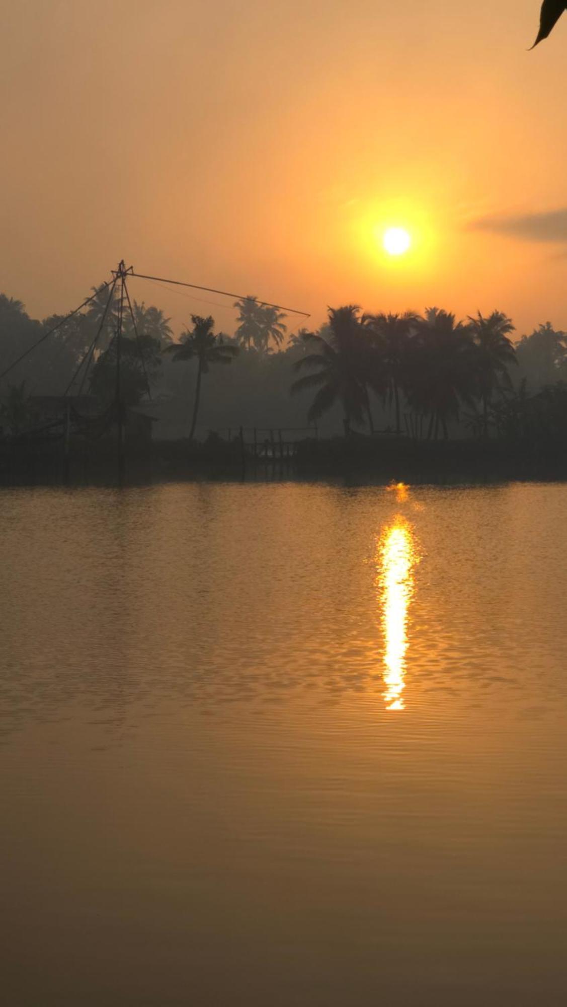 Pradeep'S Backwater Villa Kochi Buitenkant foto